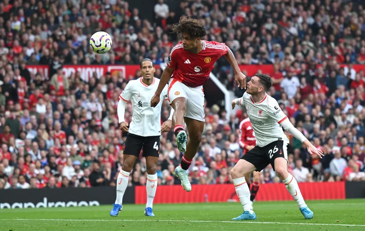 Zirkzee had some chances for United against Liverpool - sportzpoint.com