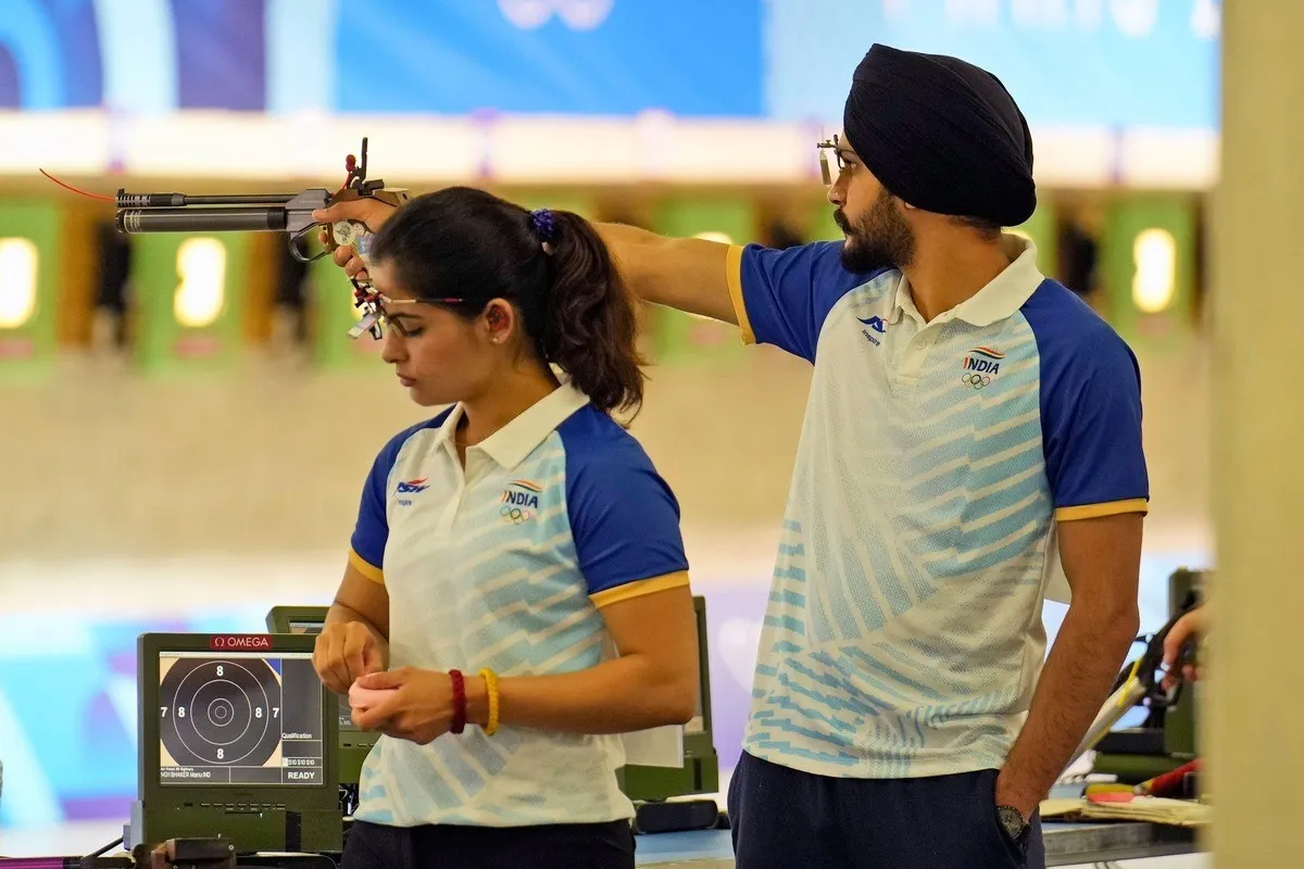 India at Paris Olympics 2024 Day 3 (July 29) LIVE Updates | Manu Bhaker-Sarabjot Singh qualify for 10m air pistol mixed team bronze medal match, Ramita Jindal fails in 10m air rifle finals - sportzpoint.com