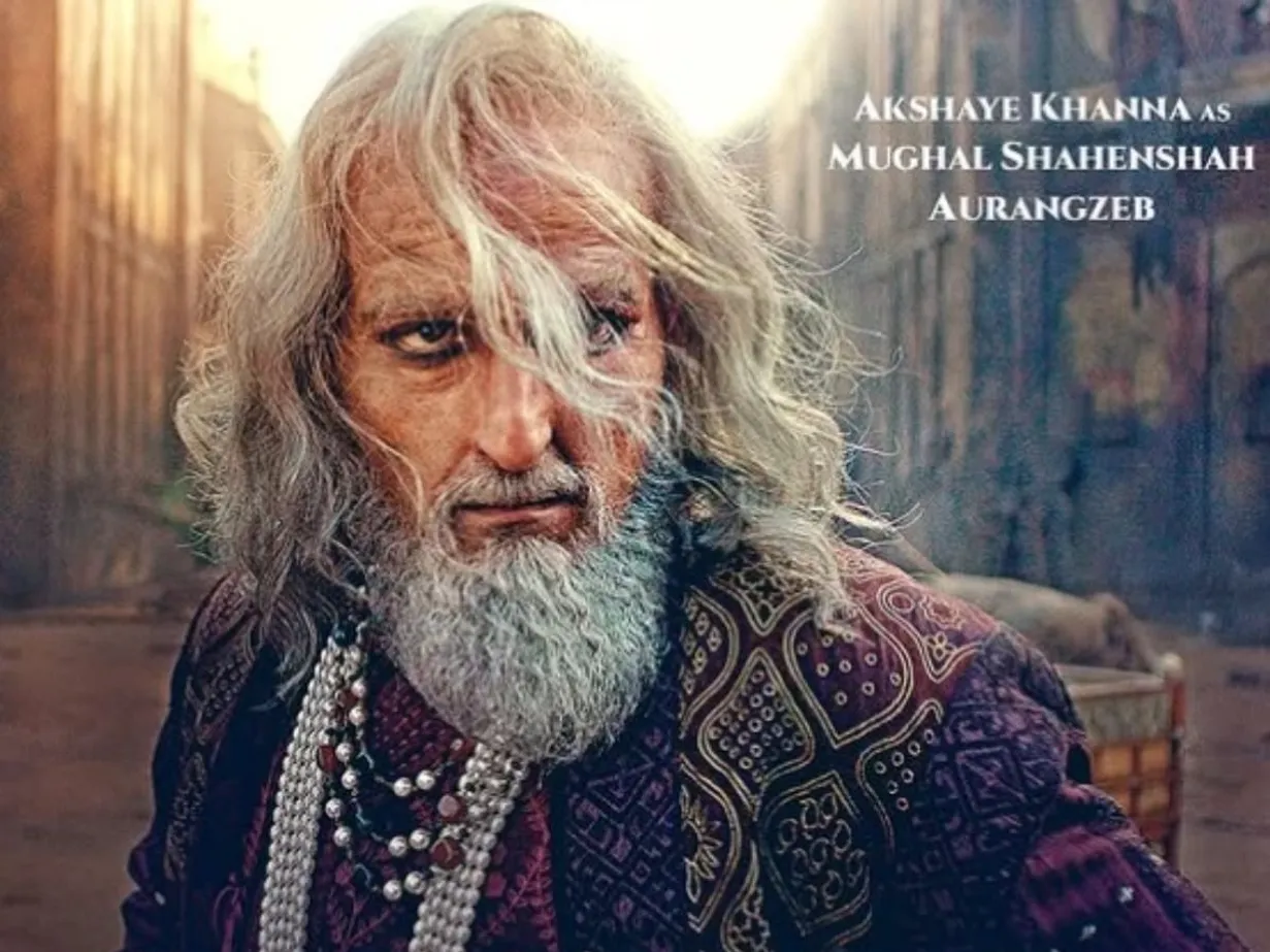 Akshaye Khanna Impresses Fans With His First Look As Emperor Aurangzeb In  New Posters From Chhaava - News18