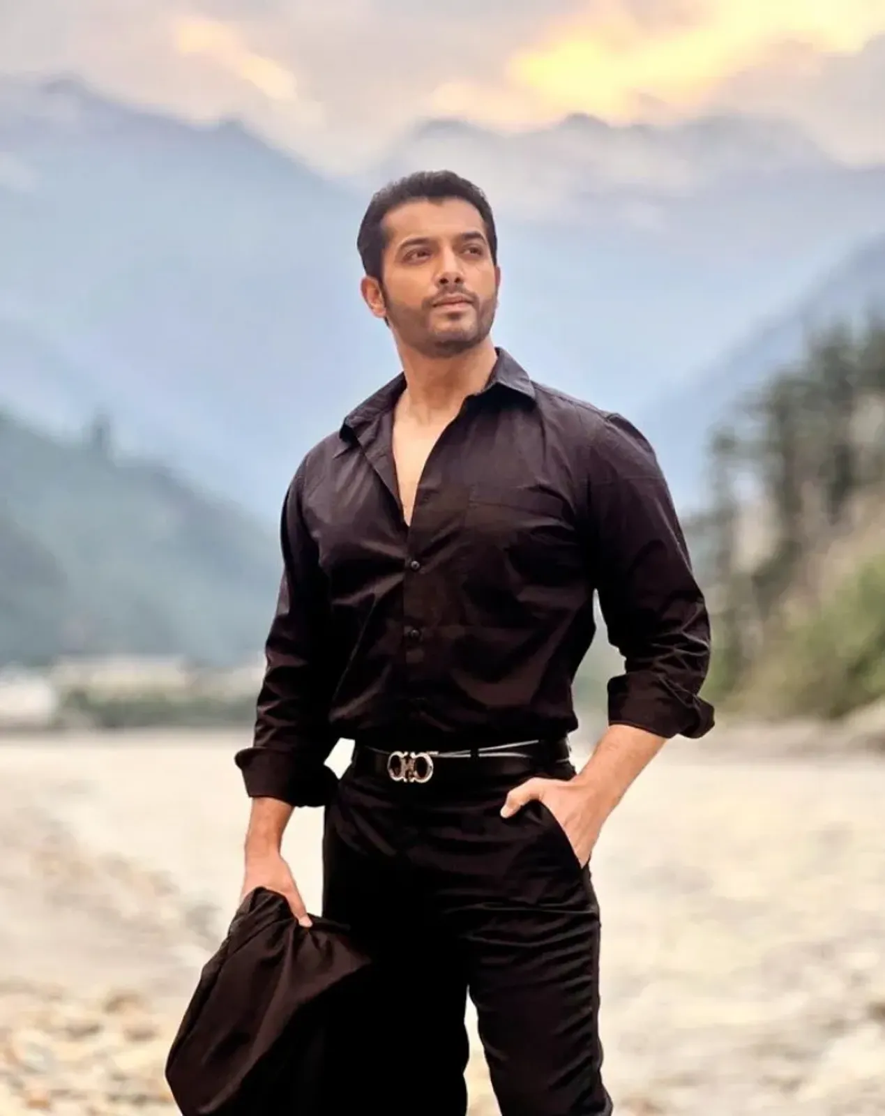 Sharad_Malhotra009