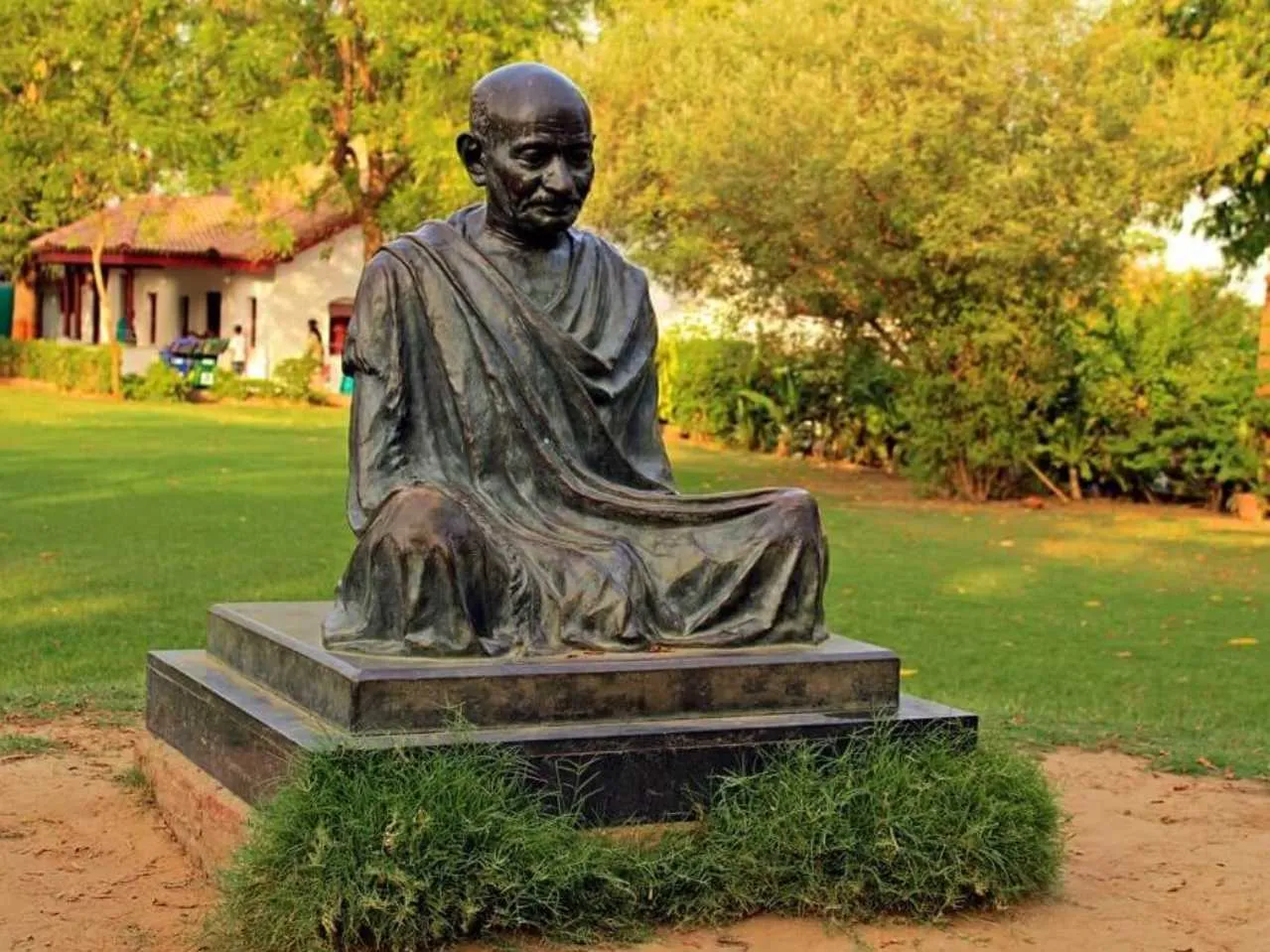 Mahatma Gandhi Statue in Sabarmati Ashram Gujrat