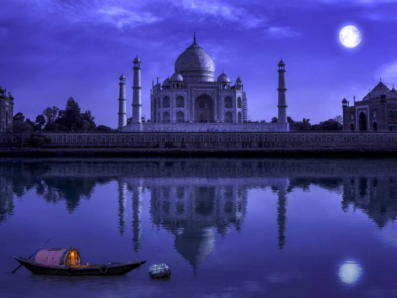 Taj Mahal in Full Moon