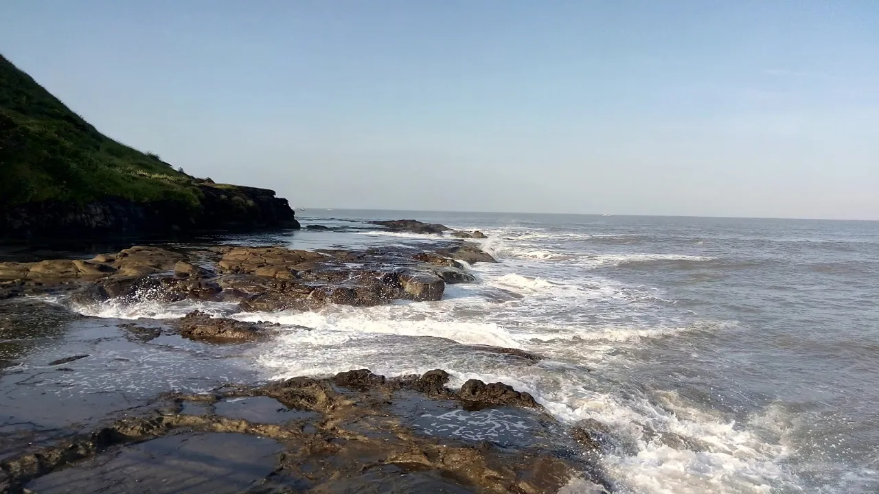 Harihareshwar Beach in shrivardhan