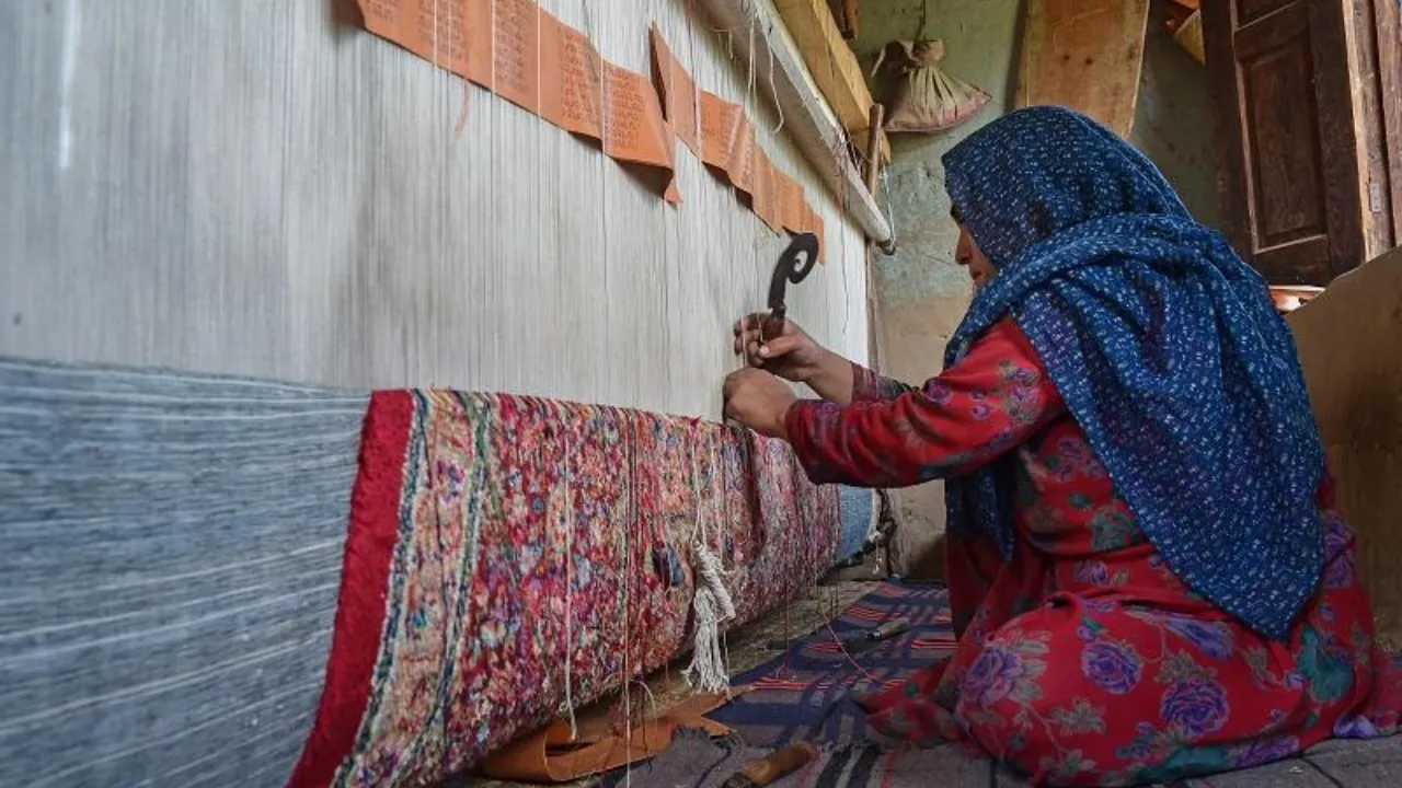 kashmiri carpet