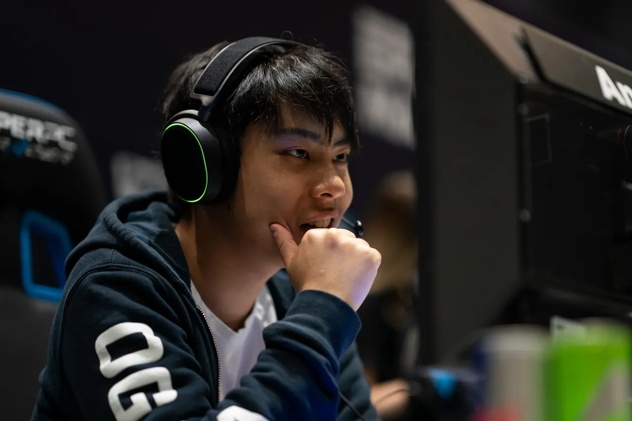 ana Dota 2 has around $6 million