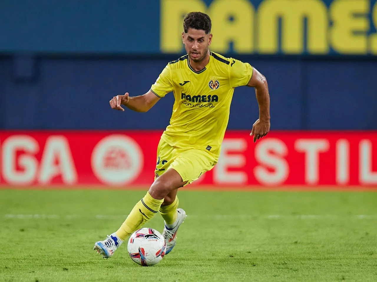 Who is leading the 2024-25 European Golden Boot race? - sportzpoint.com