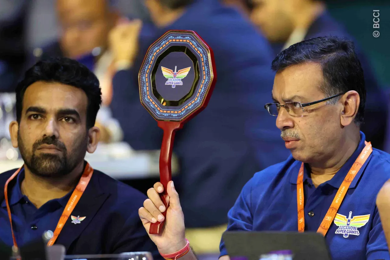 LSG bidding for Rishabh Pant during the IPL 2025 auction - sportzpoint.com