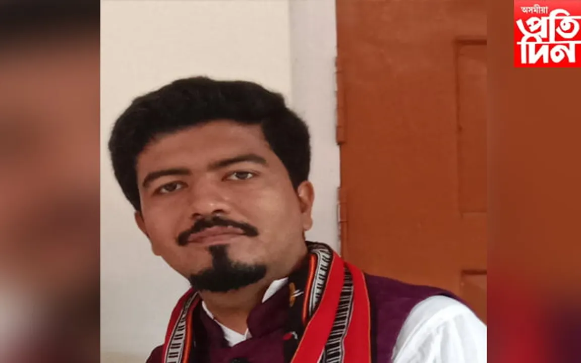 যুৱ লেখক গৌৰাংগ বৰা লৈ প্ৰবন্ধ সৌৰভ বঁটা...