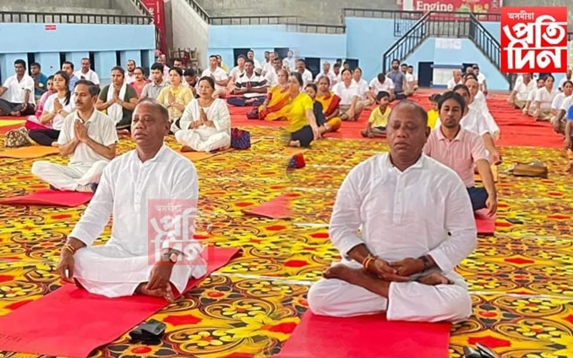 শিলচৰৰ যোগ দিৱস কাৰ্যসূচীত পৰিমল শুক্লবৈদ্যৰ অংশগ্ৰহণ... 