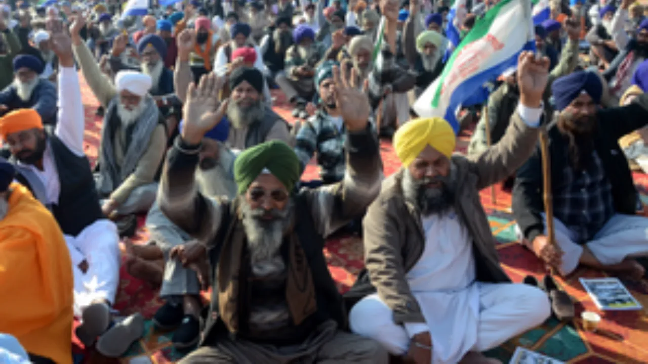  मुख्यमंत्री से बैठक के बाद किसान नेताओं की हुई गिरफ्तारी Photograph: (आईएएनएस) 
