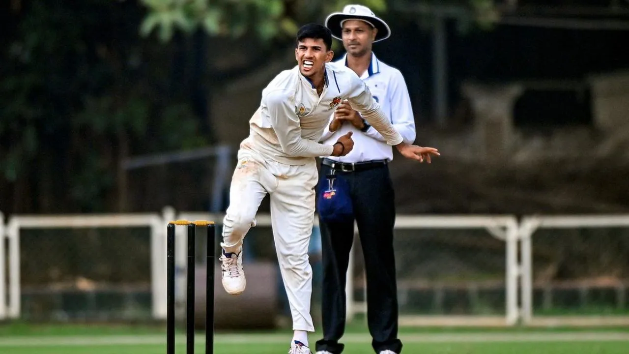 Tanush Kotian Bowling