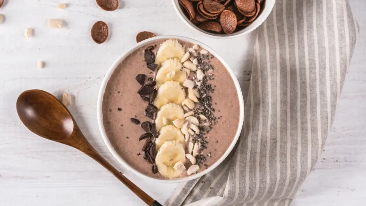 Let’s Prepare a Scrumptious Oats & Chocolate Protein Bowl