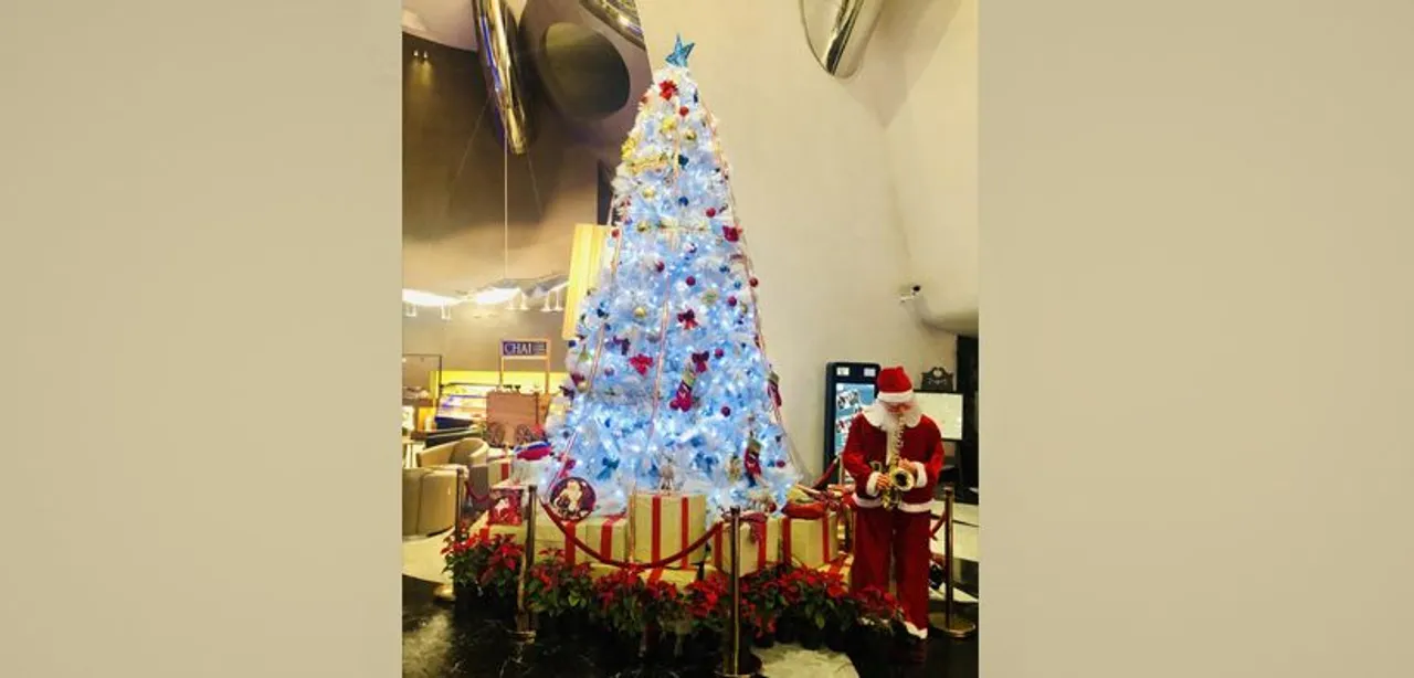 Spend an alluring Christmas with your family at Hotel Sahara Star