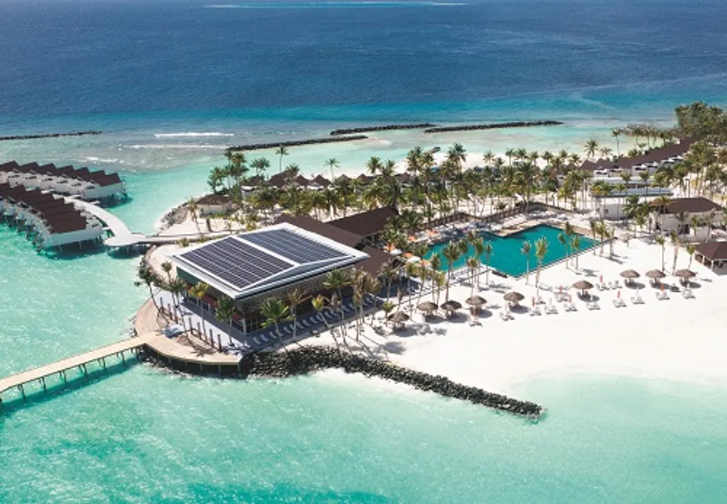 OBLU XPERIENCE Ailafushi Serves as Final Stop for First Traveller to Visit Every Country Without Flying