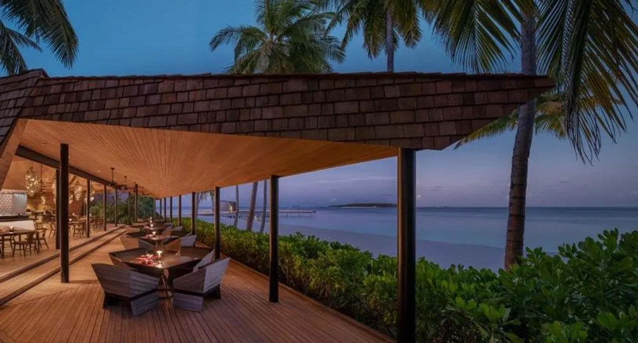 The St. Regis Maldives Vommuli Resort Announces New Collaboration with Executive Chef from The St. Regis Singapore