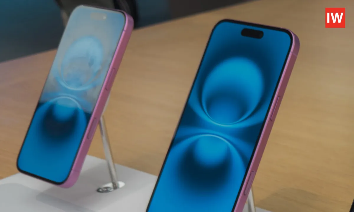  ‘Racist’ to ‘Trump’? Apple Fixing iPhone Bug That Typed 'Trump' Instead of 'Racist'
