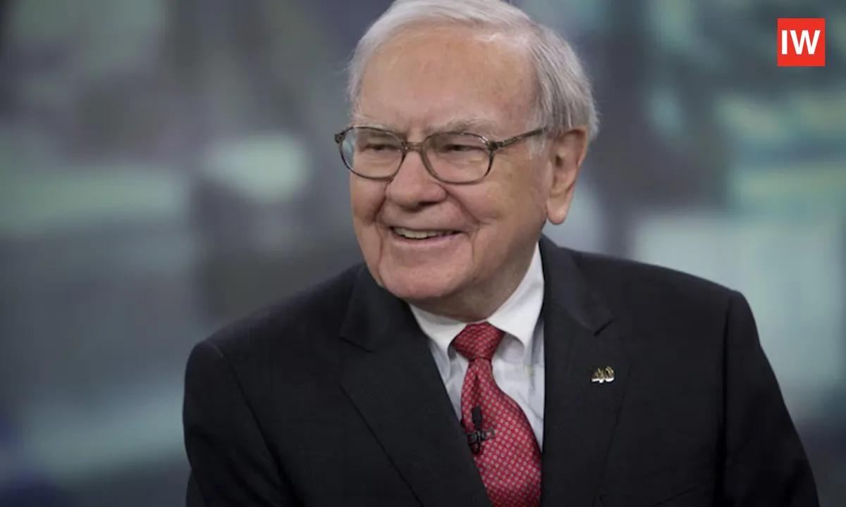  Why Warren Buffett Is Holding More Cash and Selling Stocks