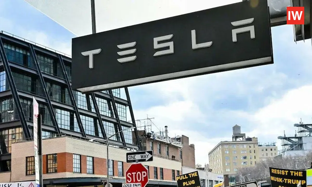  Tesla Under Fire: Musk’s Claims on Protest Funding – Full Story Here