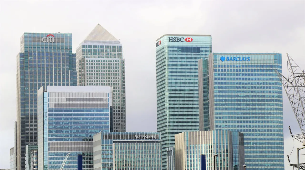 The Internet's Role In The Banking Industry