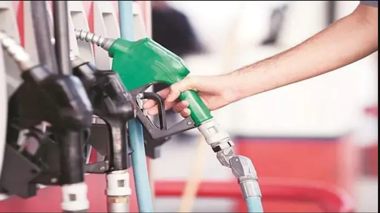 petrol price* Photograph: (KanakNews) 