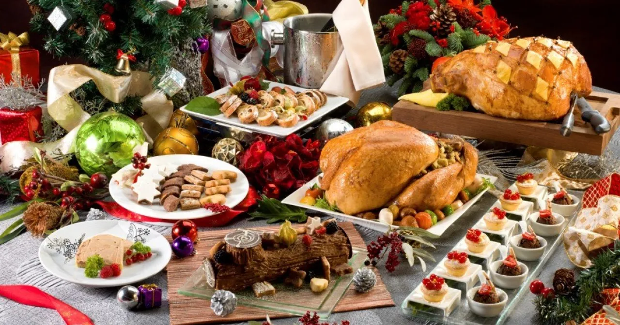 Visit these restaurants in Mumbai for a scrumptious Christmas meal or festive drinks!