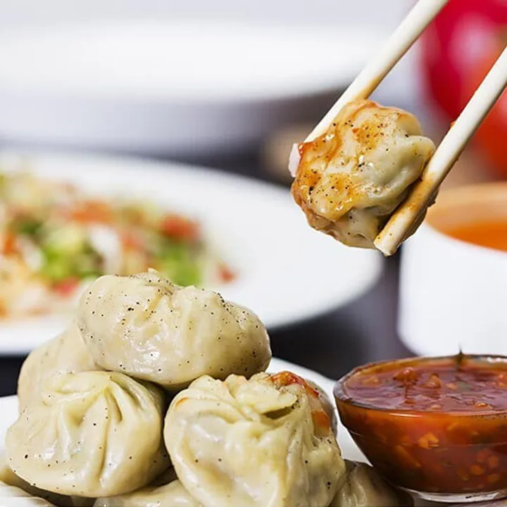 Craving Momos? Go visit these momo shops in Mumbai!