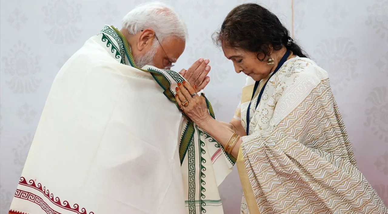 PM Narendra Modi Meets Veteran Actress Vyjayanthimala in Chennai; See Pics