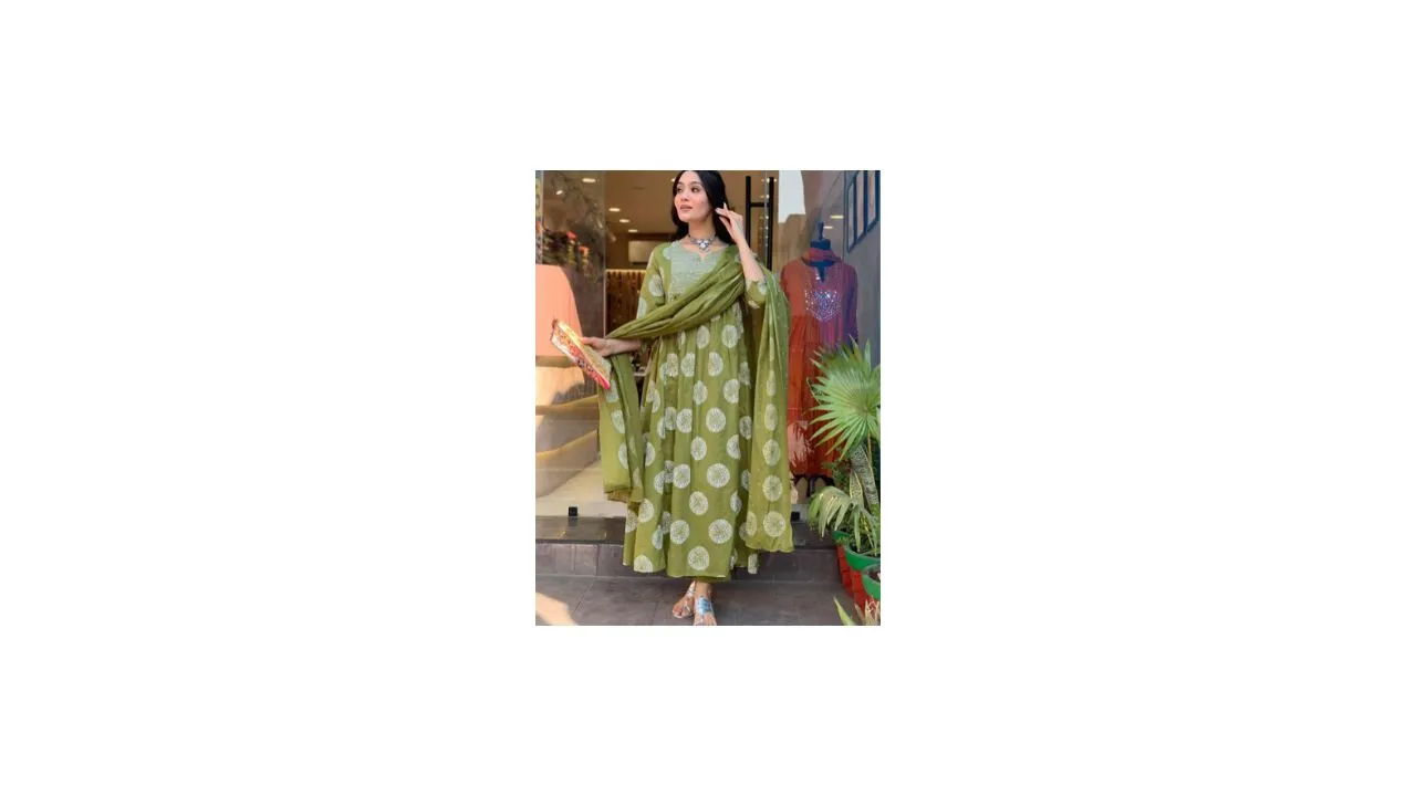 SOMAPAH Women Floral Yoke Design Regular Pure Cotton Kurta with Trousers & With Dupatta
