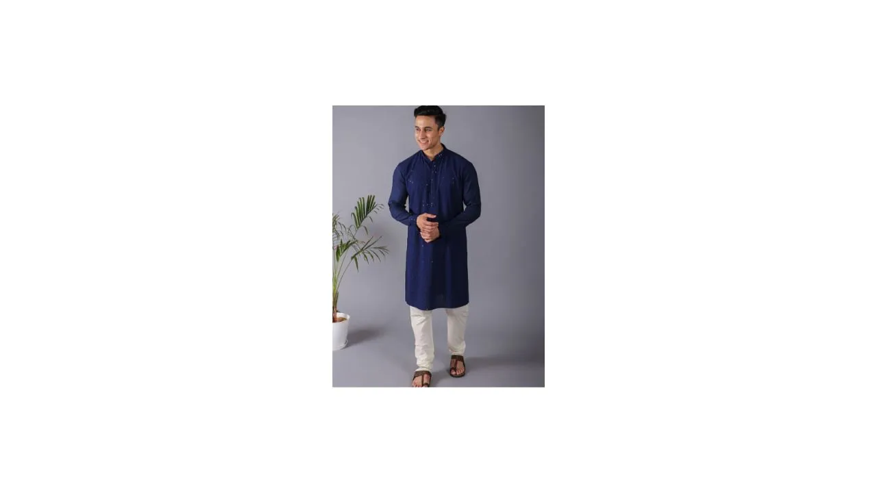 VESHAM Embellished Thread Work Kurta With Churidar