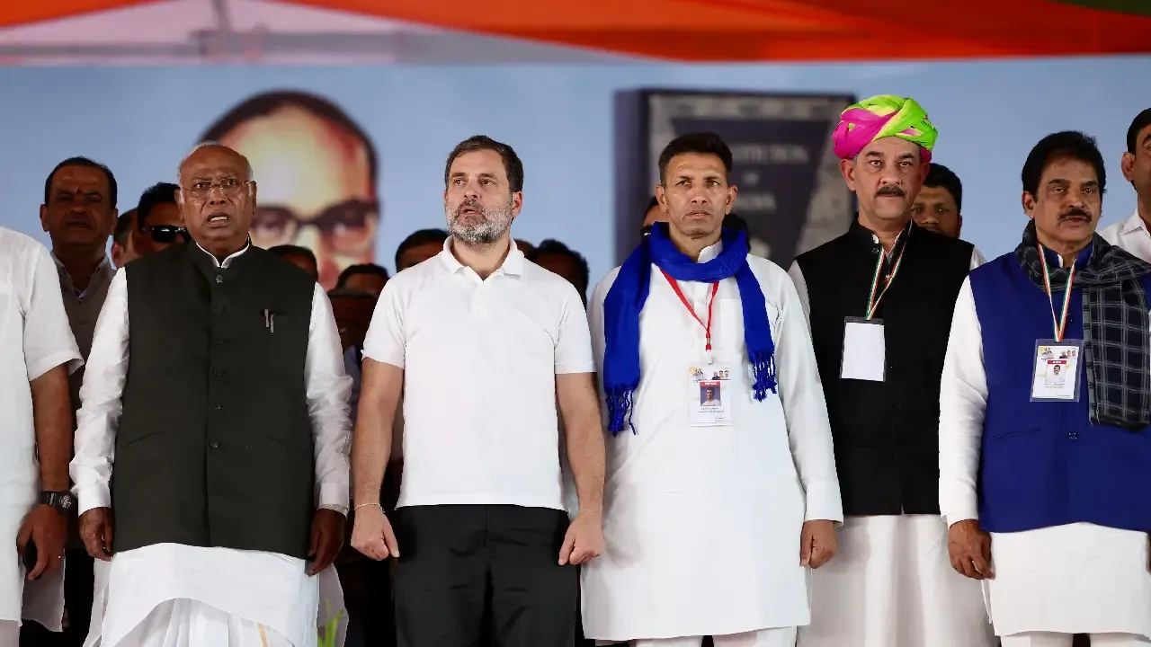 Rahul Gandhi Slams Privatization, GST At Madhya Pradesh Rally
