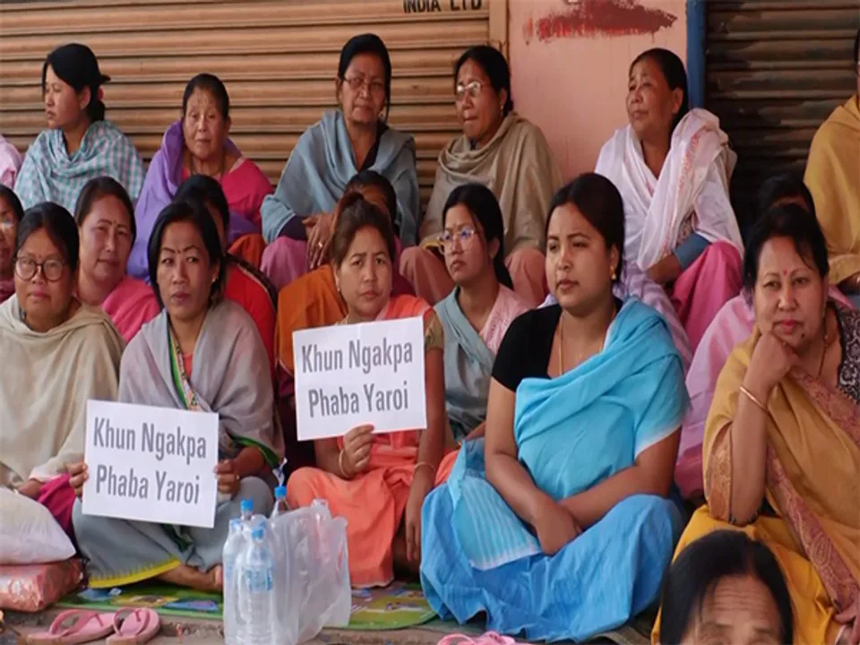 Meitei woman hold sit-in