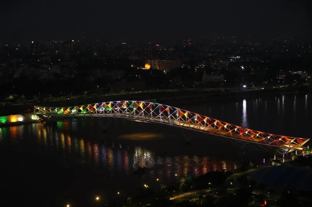 PM Modi Inaugurates Atal Bridge on Sabarmati River