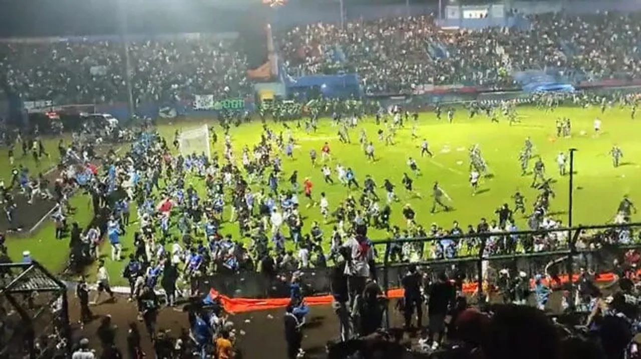 Indonesia: 127 Dead After Clashes Erupt During Football Match 