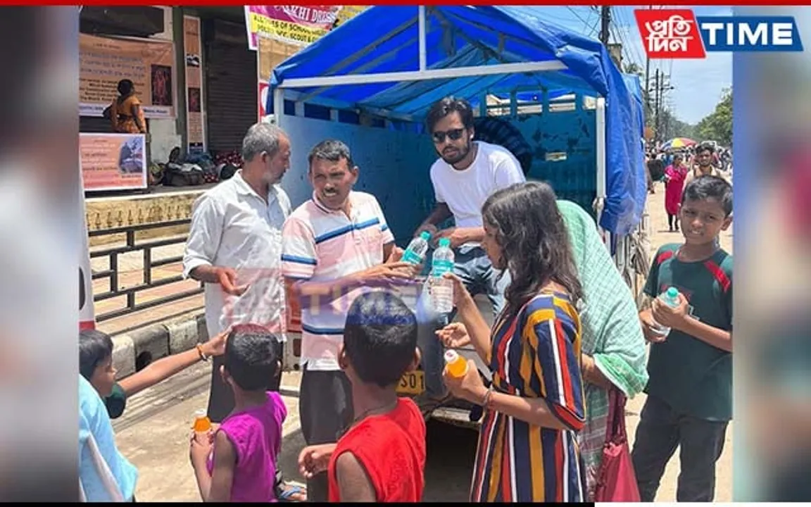 Guwahati: Raahein NGO, ACP Join Hands To Donate Water Bottles In Ambubachi Mela 