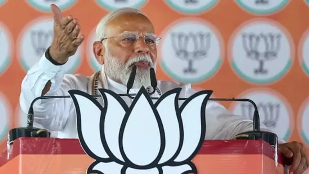 On Mother's Day, PM Modi Receives Portrait of Late Mother at Bengal Rally