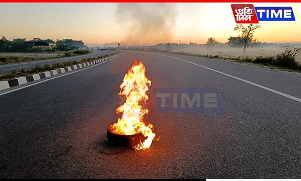 ST Status Protest Disrupts Dibrugarh & Tinsukia as Communities Block Roads, Burn Tyres