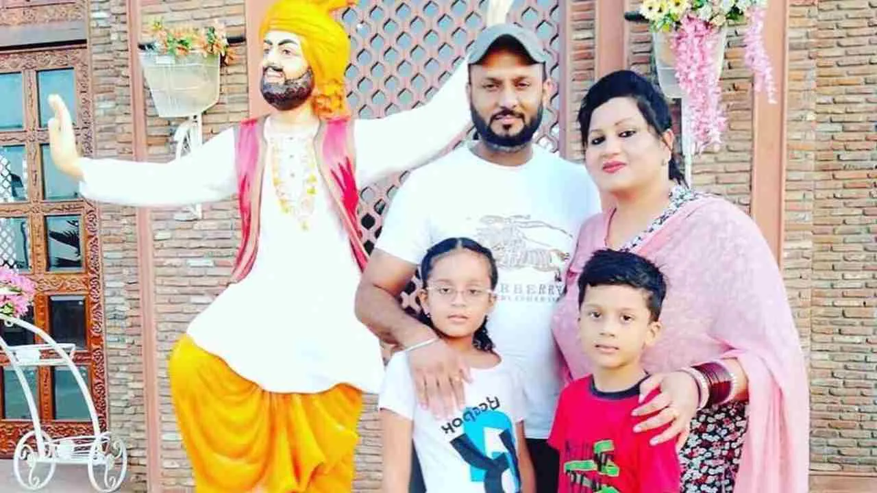 Parveen Bharta with Family.jpg