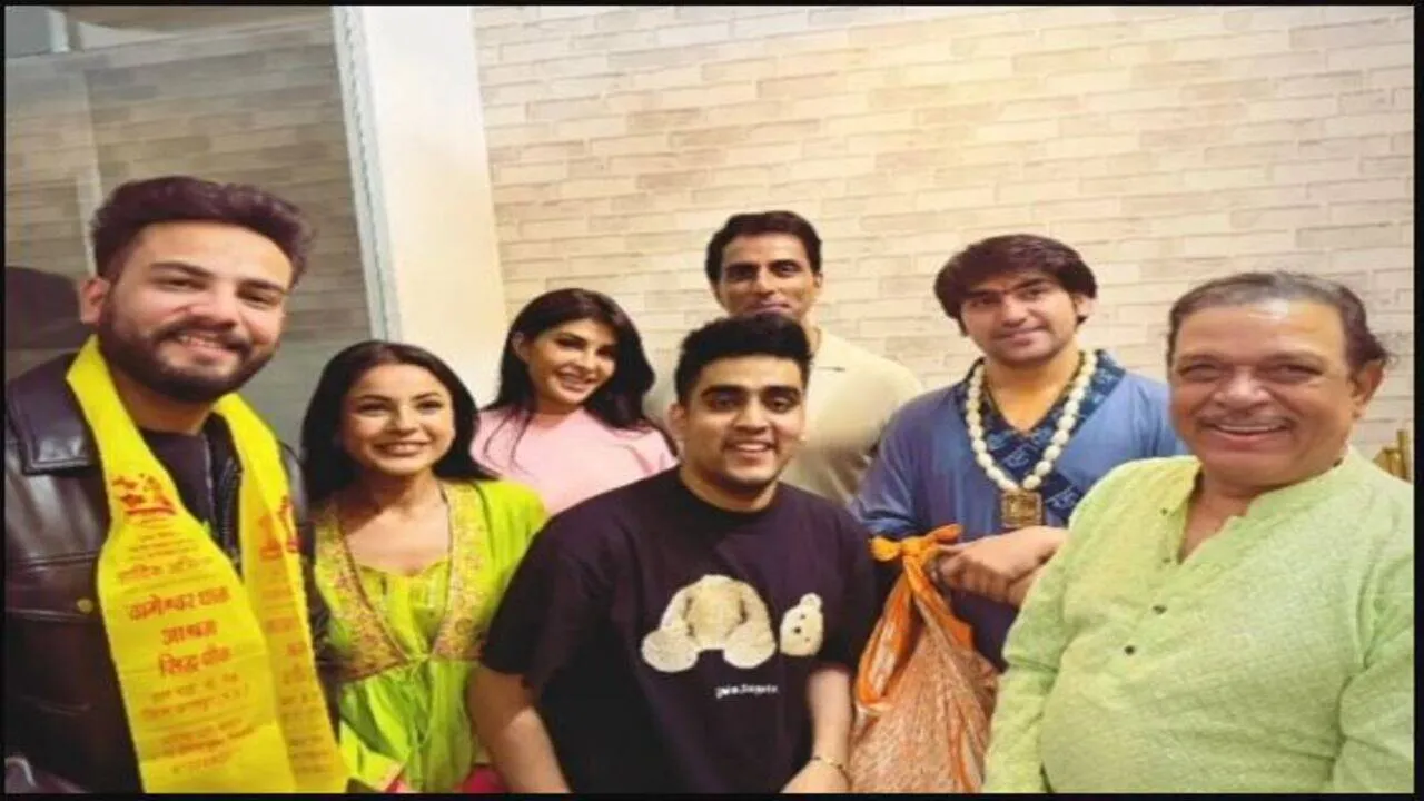 Bollywood Celebs meets with BaBa bageshwar 2