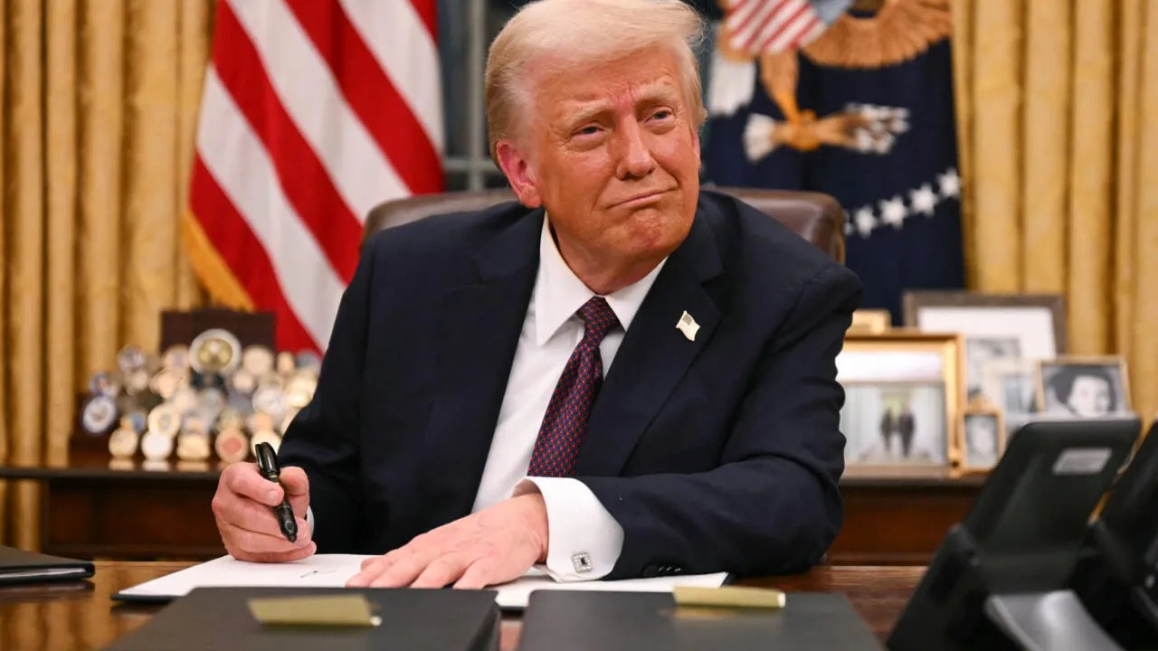  Trump doubles tariff on imports from Canada