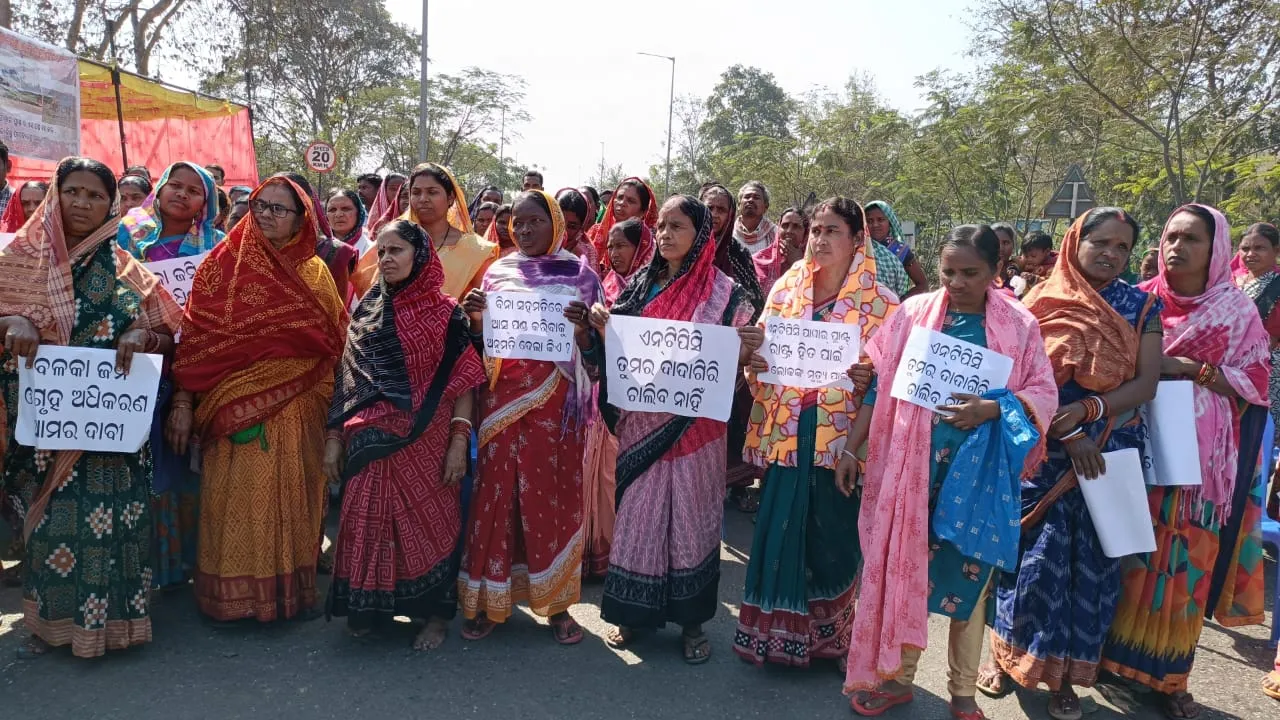  Locals stop NTPC power plant operation over ash pond issue in Odisha's Sundargarh