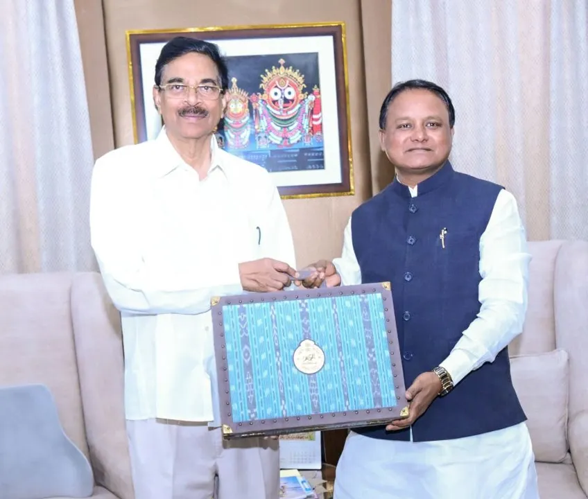  Odisha CM presents Budget 2025-26 in handcrafted briefcase designed by Dy CM KV Singh Deo's daughter