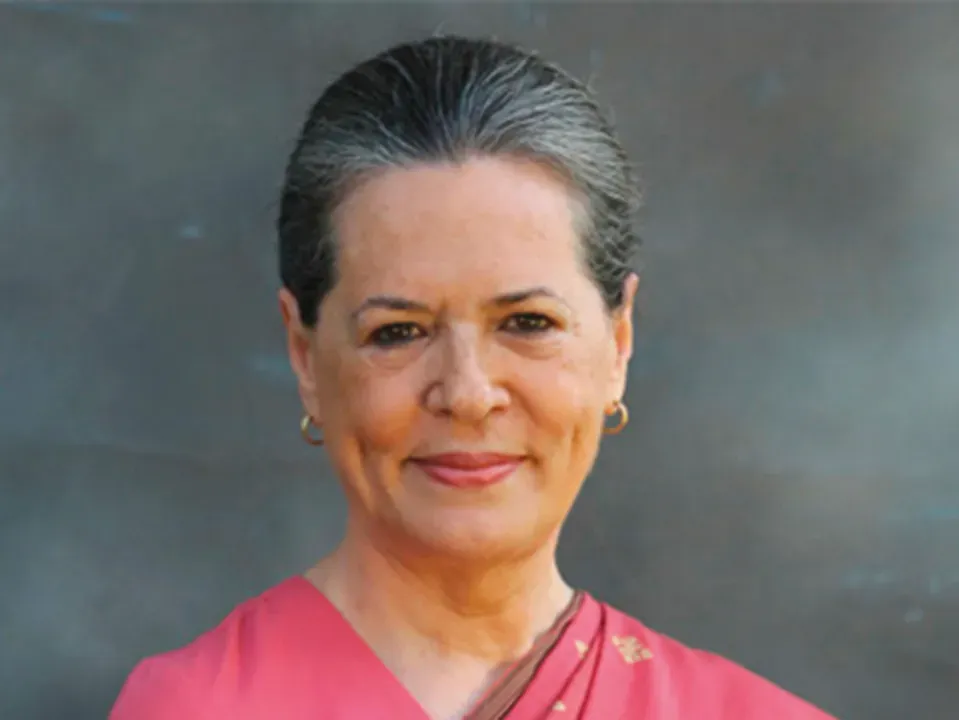  Sonia Gandhi admitted to hospital in Delhi