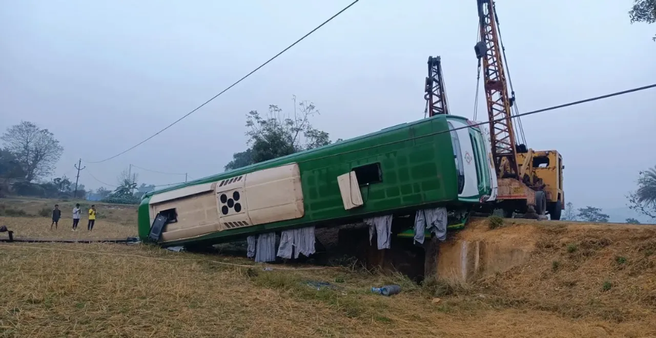  Puri-bound OSRTC bus meets with accident; 20 passengers hurt