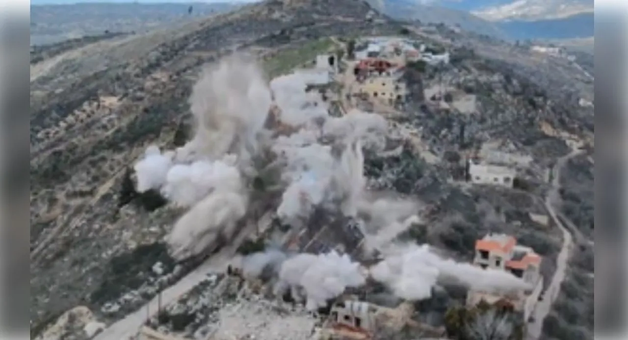  Israel launches airstrikes in Lebanon despite truce