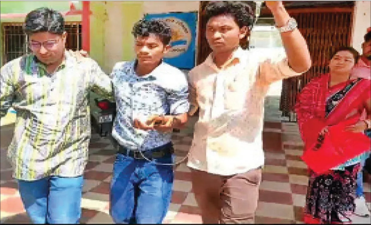  Denied leave, teacher comes to school in Odisha's Balangir with saline drip attached to hand