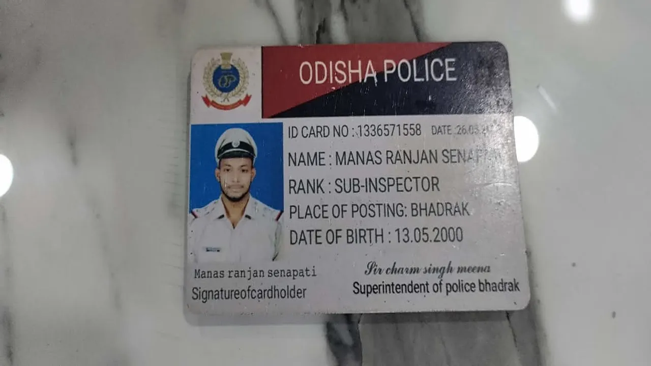  Bhubaneswar: Police arrest fake sub-inspector who used to dupe people on pretext of providing jobs