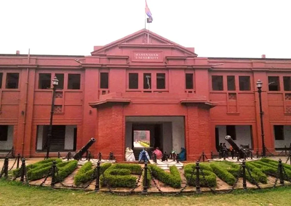  Odisha Minister clears air on name change of Ravenshaw University