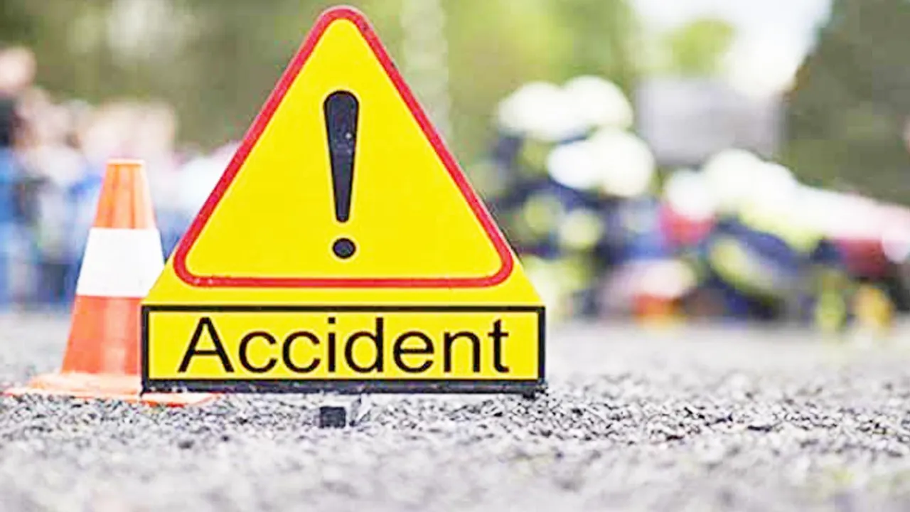  2 killed, 15 injured as van overturns in Odisha's Keonjhar