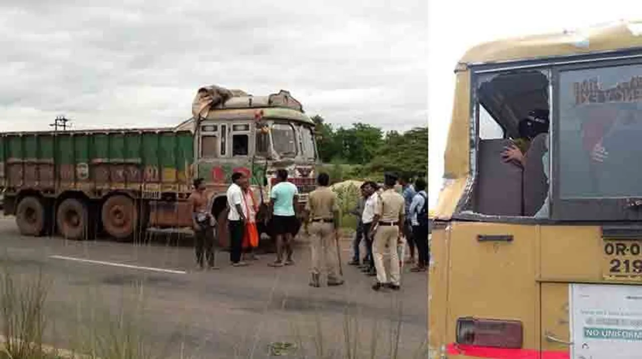  School bus hit by truck in Odisha; 40 kids narrowly escape