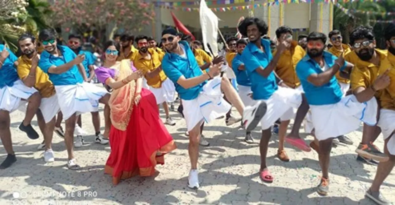  Cricketer Harbhajan Singh to try luck in movies